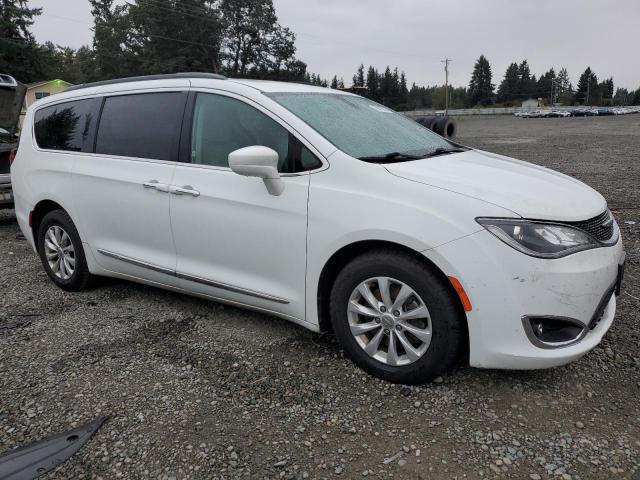 Photo 4 from auction – 2017 CHRYSLER PACIFICA T with VIN 2C4RC1BG1HR747509
