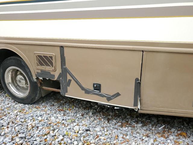 Photo 9 from auction – 1999 FREIGHTLINER CHASSIS X with VIN 4UZ6XFBC5XCB63461
