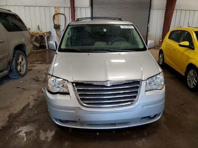 Photo 5 from auction – 2010 CHRYSLER TOWN & COU with VIN 2A4RR5DX1AR442823