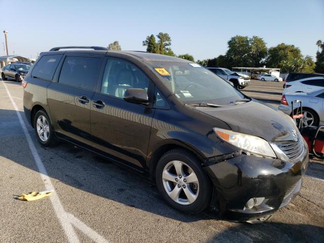 Photo 4 from auction – 2017 TOYOTA SIENNA LE with VIN 5TDKZ3DC4HS844488