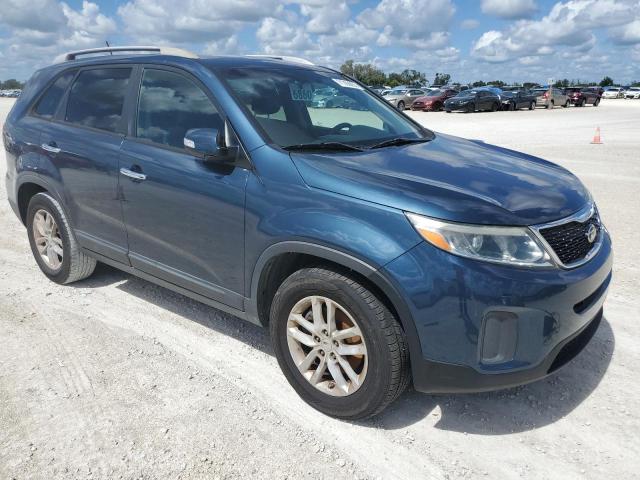 Photo 4 from auction – 2015 KIA SORENTO LX with VIN 5XYKT4A75FG601944