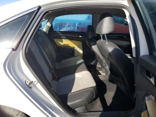 Photo 10 from auction – 2015 VOLKSWAGEN PASSAT SE with VIN 1VWBS7A35FC010287