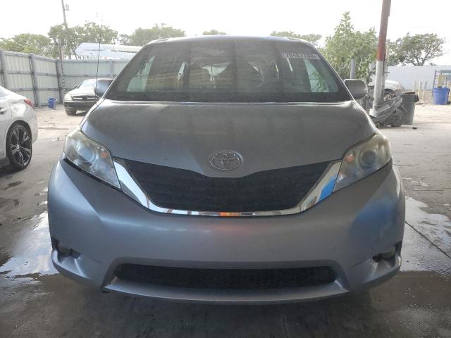 Photo 5 from auction – 2014 TOYOTA SIENNA LE with VIN 5TDKK3DC3ES412572