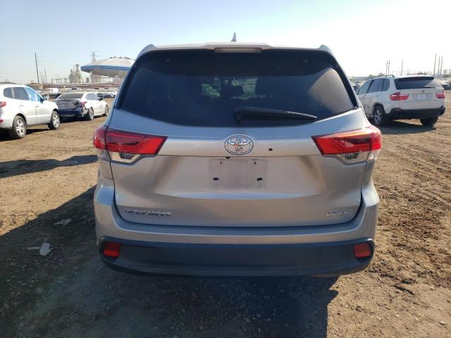 Photo 6 from auction – 2017 TOYOTA HIGHLANDER with VIN 5TDBZRFHXHS428277