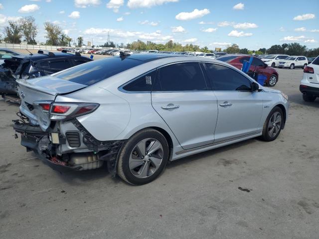 Photo 3 from auction – 2016 HYUNDAI SONATA HYB with VIN KMHE34L12GA014698