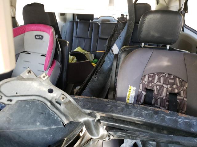 Photo 10 from auction – 2015 CHRYSLER TOWN & COU with VIN 2C4RC1BG8FR694661