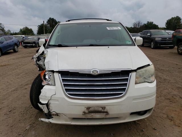 Photo 5 from auction – 2010 CHRYSLER TOWN & COU with VIN 2A4RR5DX5AR193426