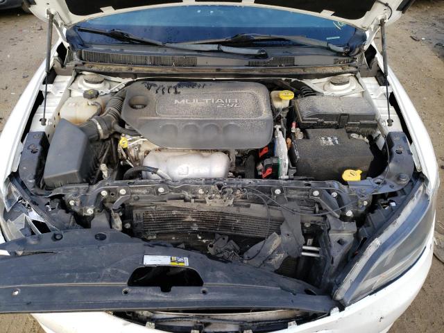 Photo 11 from auction – 2016 CHRYSLER 200 LIMITE with VIN 1C3CCCAB3GN115523