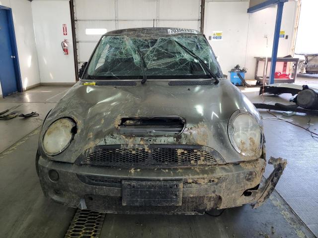 صورة رقم 5 من المزاد - 2004 MINI COOPER S مع VIN WMWRE334X4TD77402