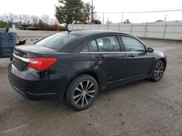 Photo 3 from auction – 2013 CHRYSLER 200 TOURIN with VIN 1C3CCBBB3DN688961