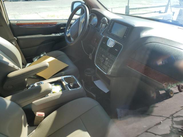 Photo 8 from auction – 2016 CHRYSLER TOWN & COU with VIN 2C4RC1CGXGR239357