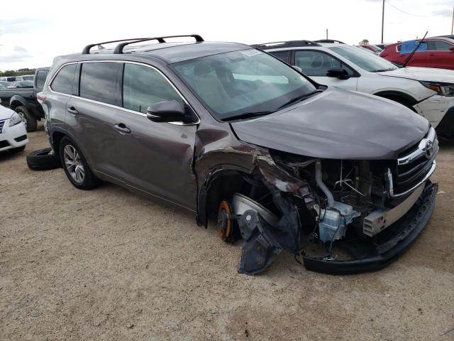 Photo 4 from auction – 2015 TOYOTA HIGHLANDER with VIN 5TDBKRFH1FS216000