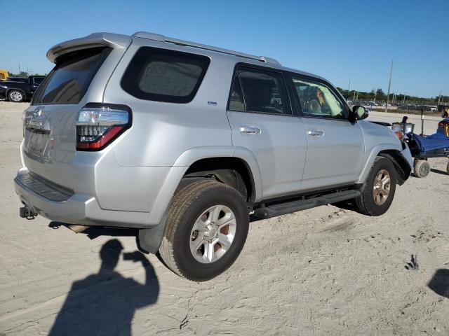 Photo 3 from auction – 2017 TOYOTA 4RUNNER SR with VIN JTEBU5JR1H5445400