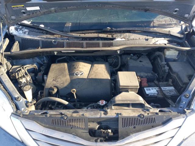 Photo 11 from auction – 2017 TOYOTA SIENNA XLE with VIN 5TDDZ3DC2HS152674