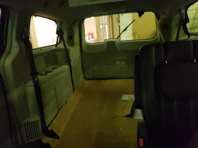 Photo 10 from auction – 2015 CHRYSLER TOWN & COU with VIN 2C4RC1CG0FR582905