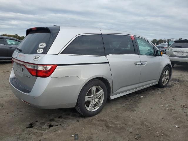 Photo 3 from auction – 2011 HONDA ODYSSEY TO with VIN 5FNRL5H90BB089815