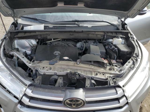 Photo 12 from auction – 2018 TOYOTA HIGHLANDER with VIN 5TDBZRFH0JS848748