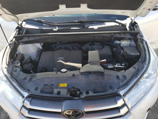 Photo 11 from auction – 2018 TOYOTA HIGHLANDER with VIN 5TDZZRFH5JS265705
