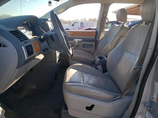 Photo 7 from auction – 2010 CHRYSLER TOWN & COU with VIN 2A4RR6DX4AR233663