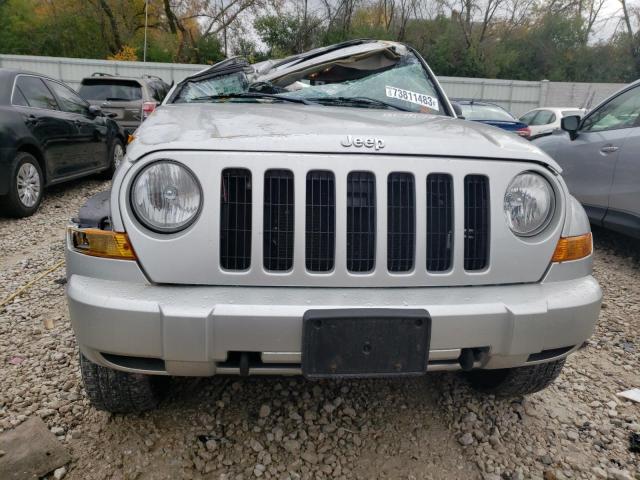 Photo 5 from auction – 2005 JEEP LIBERTY RE with VIN 1J4GL38K45W639977