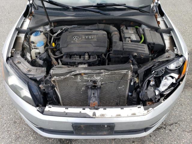 Photo 11 from auction – 2014 VOLKSWAGEN PASSAT S with VIN 1VWAT7A35EC072568