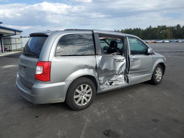 Photo 3 from auction – 2016 CHRYSLER TOWN & COU with VIN 2C4RC1BG0GR113848