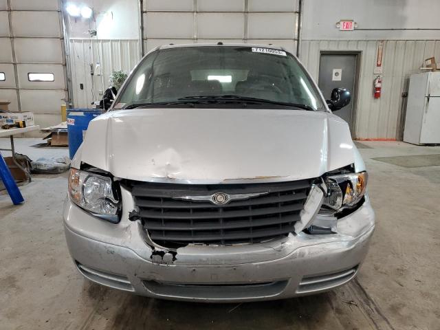 Photo 5 from auction – 2006 CHRYSLER TOWN & COU with VIN 1A4GP45R56B710690
