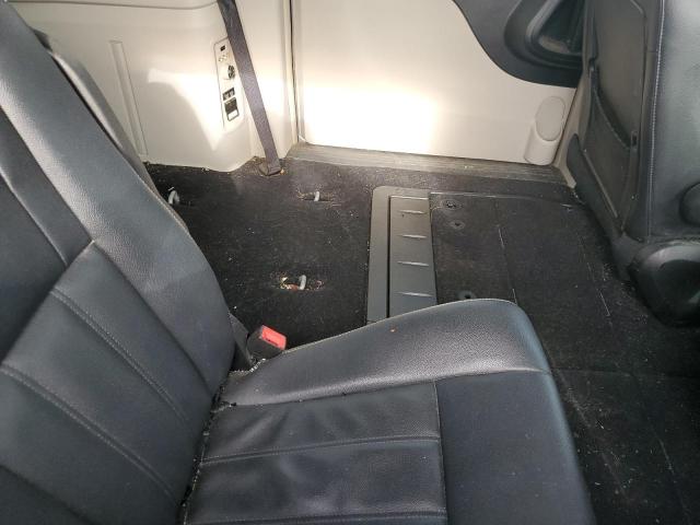 Photo 11 from auction – 2016 CHRYSLER TOWN & COU with VIN 2C4RC1BG0GR113848