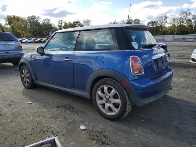 Photo 2 from auction – 2007 MINI COOPER with VIN WMWMF335X7TL68085