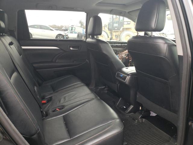 Photo 11 from auction – 2018 TOYOTA HIGHLANDER with VIN 5TDJZRFH7JS871813