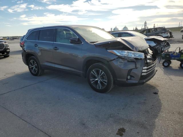 Photo 4 from auction – 2017 TOYOTA HIGHLANDER with VIN 5TDZZRFH1HS232257