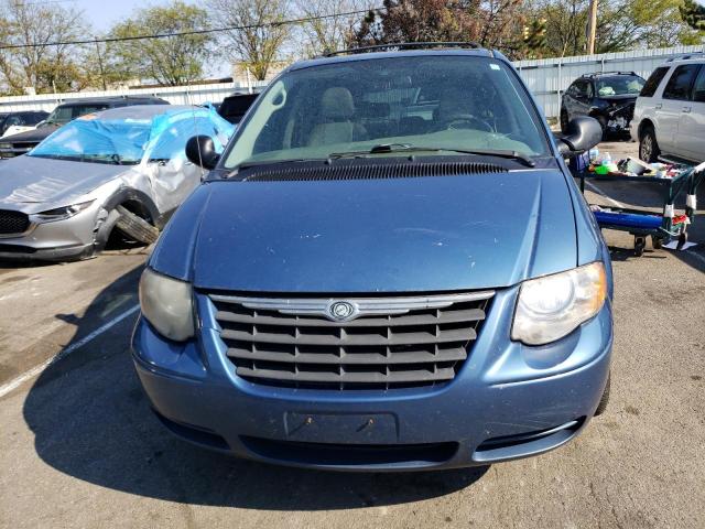 Photo 5 from auction – 2005 CHRYSLER TOWN & COU with VIN 2C4GP54L95R288724