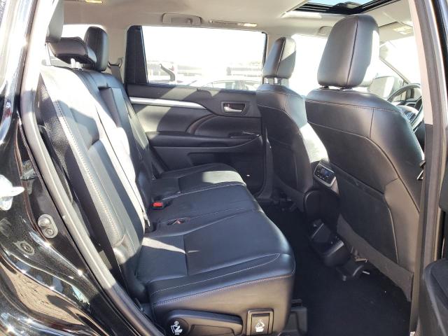 Photo 10 from auction – 2018 TOYOTA HIGHLANDER with VIN 5TDJZRFH7JS881130