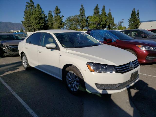 Photo 4 from auction – 2014 VOLKSWAGEN PASSAT S with VIN 1VWAT7A3XEC087695