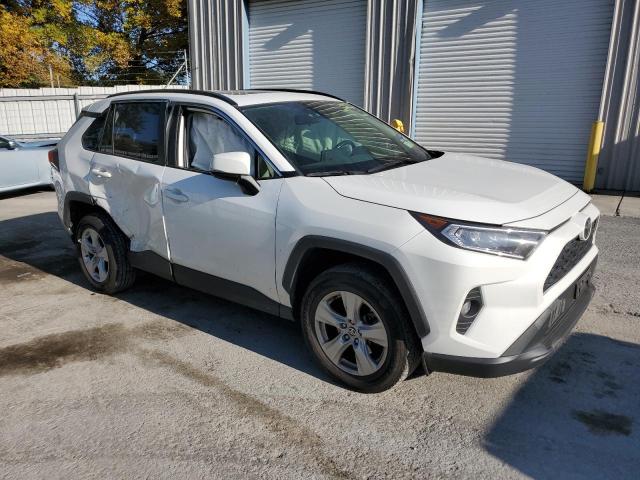 Photo 4 from auction – 2020 TOYOTA RAV4 XLE with VIN JTMP1RFV6LD065273