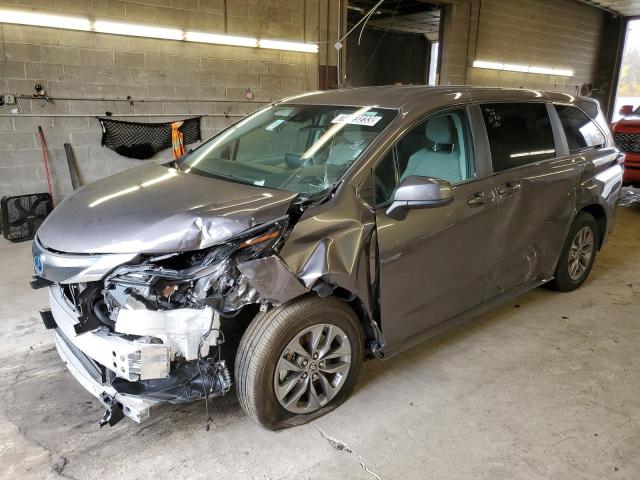 TOYOTA SIENNA LE 2023 with VIN 5TDKRKEC4PS154277 - Photo from auction