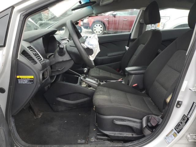 Photo 7 from auction – 2017 KIA FORTE LX with VIN 3KPFK4A78HE105024