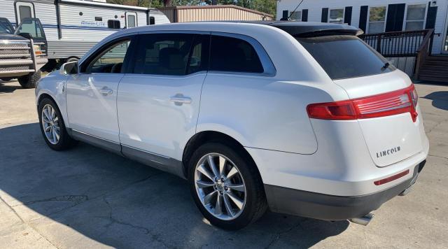 Photo 3 from auction – 2010 LINCOLN MKT with VIN 2LMHJ5AT1ABJ06754