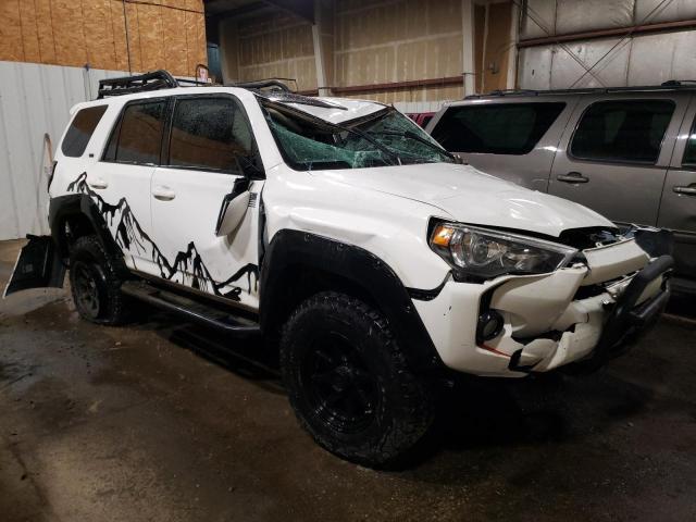 Photo 4 from auction – 2015 TOYOTA 4RUNNER SR with VIN JTEBU5JR7F5243786