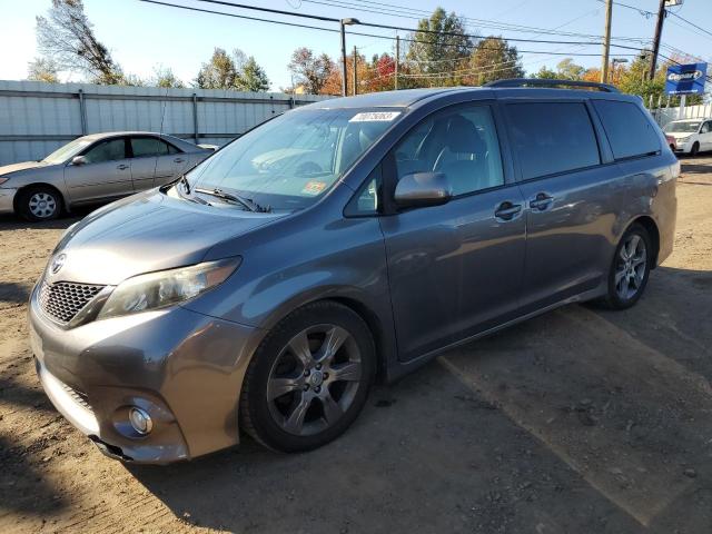 TOYOTA SIENNA 2011 with VIN 5TDXK3DC0BS173483 - Photo from auction