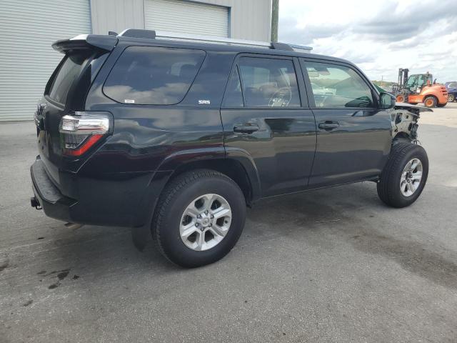 Photo 3 from auction – 2023 TOYOTA 4RUNNER SR with VIN JTEEU5JRXP5290244