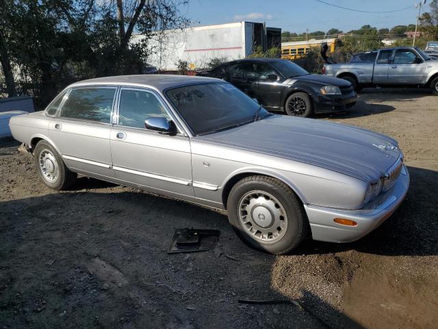 Photo 4 from auction – 2000 JAGUAR VANDENPLAS with VIN SAJDA24C3YLF13241