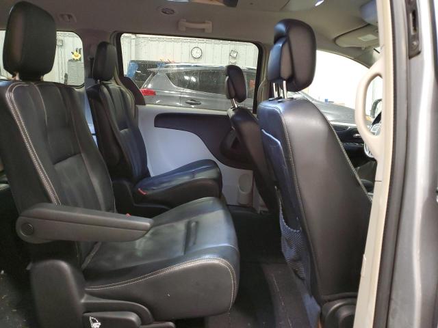Photo 11 from auction – 2015 CHRYSLER TOWN & COU with VIN 2C4RC1BG1FR588553