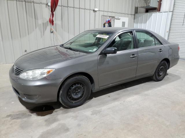 TOYOTA CAMRY LE 2005 with VIN 4T1BE32K65U588802 - Photo from auction