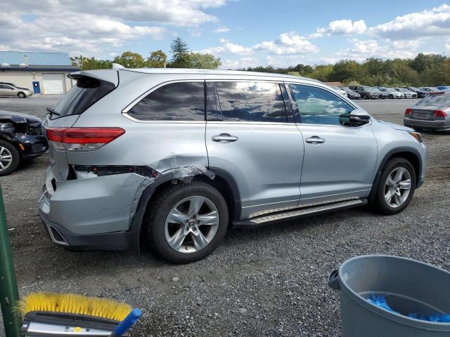 Photo 3 from auction – 2018 TOYOTA HIGHLANDER with VIN 5TDDZRFH7JS496227
