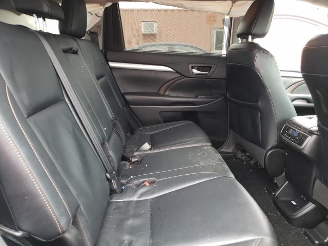 Photo 11 from auction – 2018 TOYOTA HIGHLANDER with VIN 5TDJZRFH0JS538238