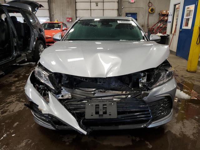 Photo 5 from auction – 2022 TOYOTA CAMRY LE with VIN 4T1C31AK1NU042134
