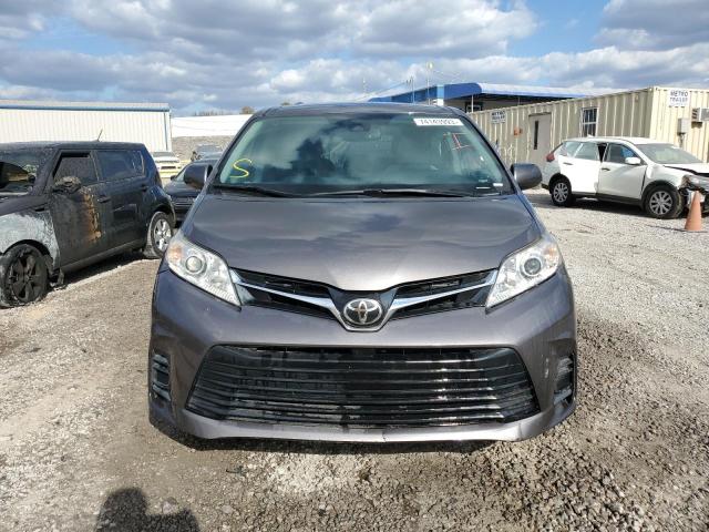 Photo 5 from auction – 2018 TOYOTA SIENNA LE with VIN 5TDKZ3DC8JS901989