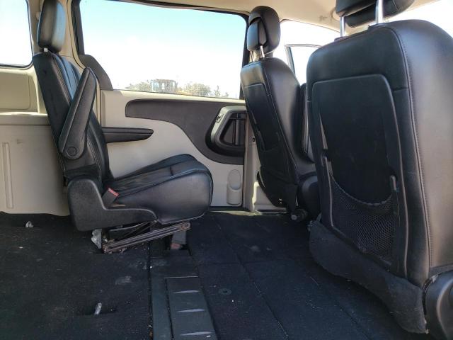 Photo 11 from auction – 2014 CHRYSLER TOWN & COU with VIN 2C4RC1BG6ER149024