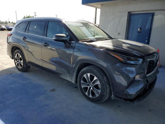 Photo 4 from auction – 2022 TOYOTA HIGHLANDER with VIN 5TDGZRAH1NS543777